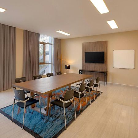 Protea Hotel By Marriott Lusaka International Airport Екстер'єр фото
