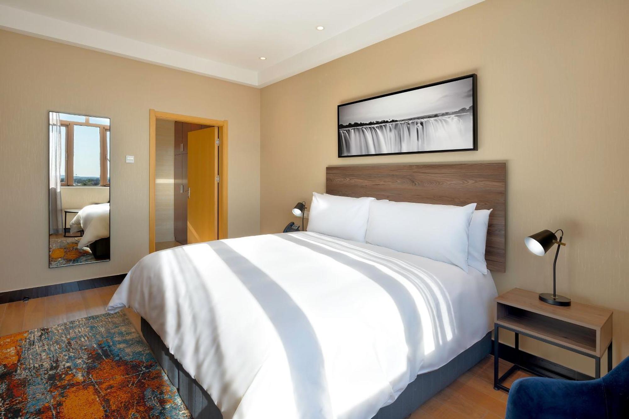 Protea Hotel By Marriott Lusaka International Airport Екстер'єр фото