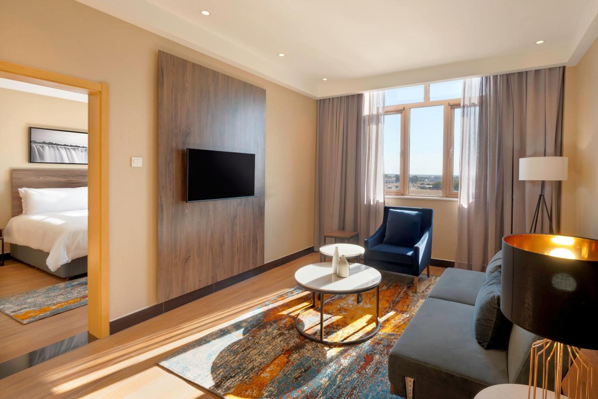Protea Hotel By Marriott Lusaka International Airport Екстер'єр фото