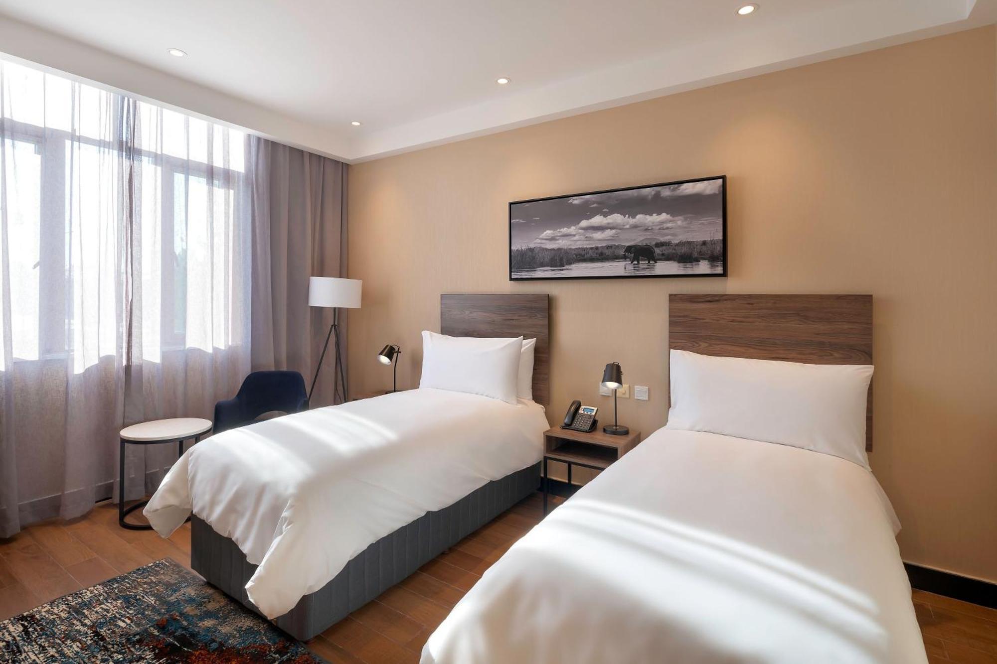 Protea Hotel By Marriott Lusaka International Airport Екстер'єр фото