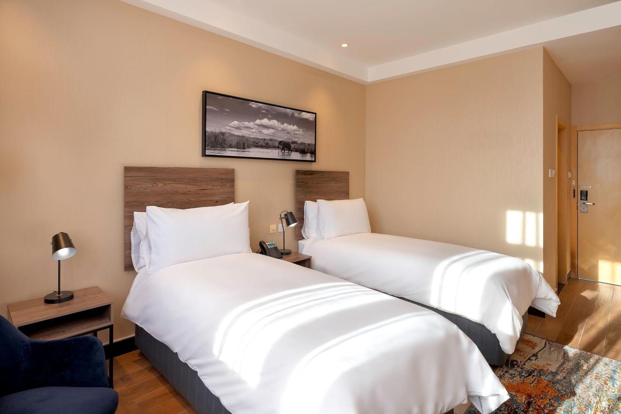 Protea Hotel By Marriott Lusaka International Airport Екстер'єр фото