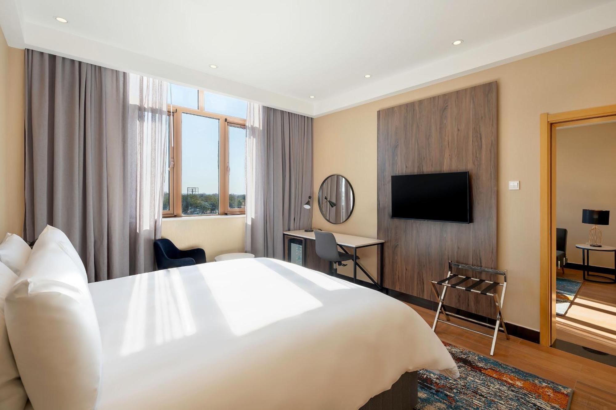 Protea Hotel By Marriott Lusaka International Airport Екстер'єр фото