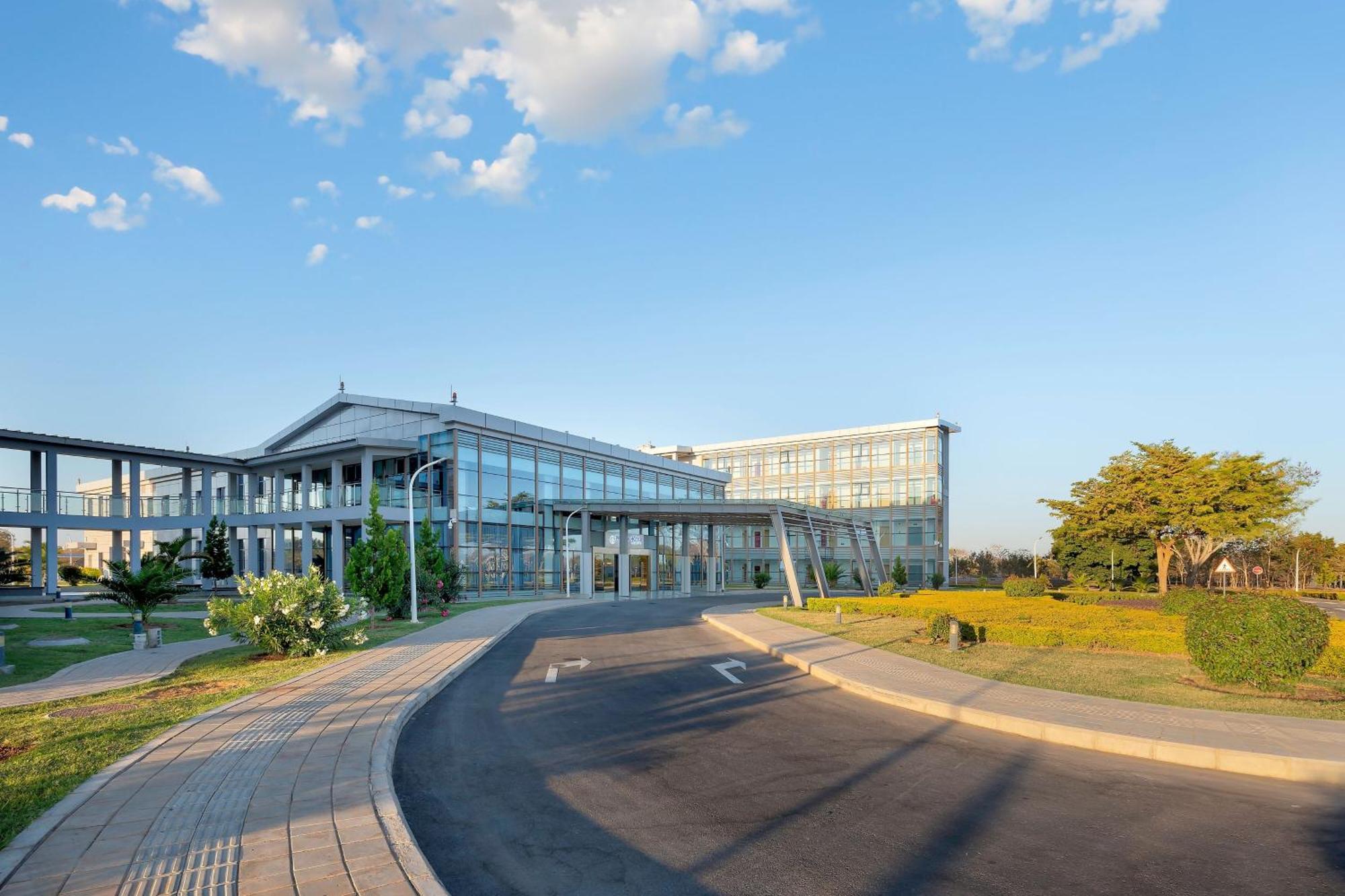 Protea Hotel By Marriott Lusaka International Airport Екстер'єр фото
