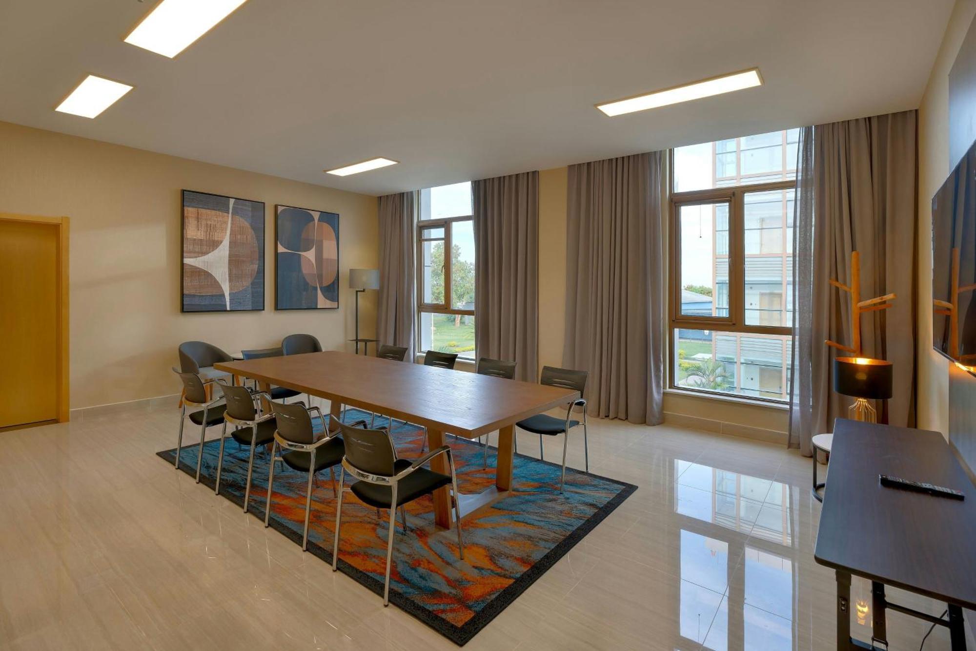 Protea Hotel By Marriott Lusaka International Airport Екстер'єр фото