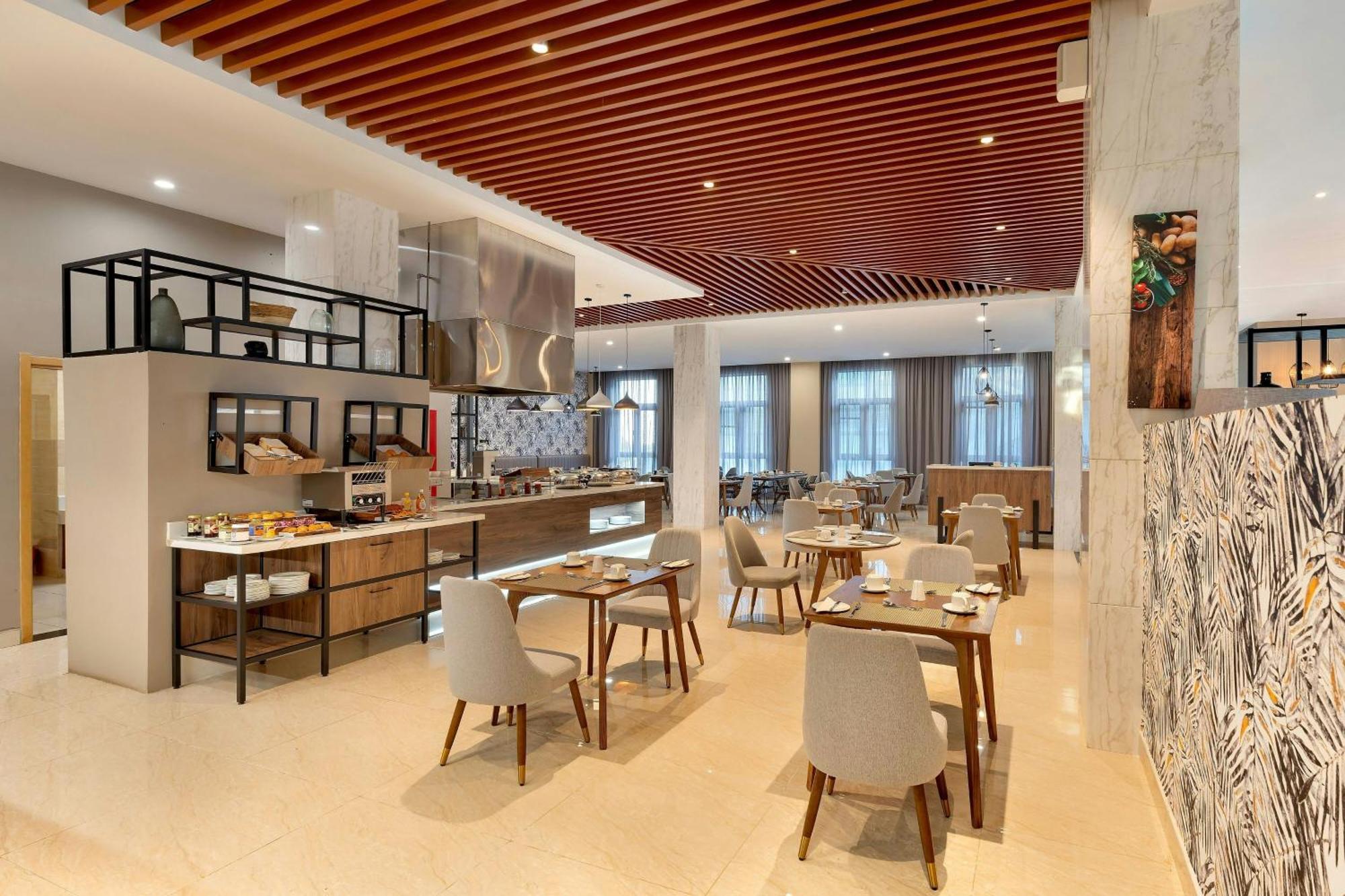 Protea Hotel By Marriott Lusaka International Airport Екстер'єр фото