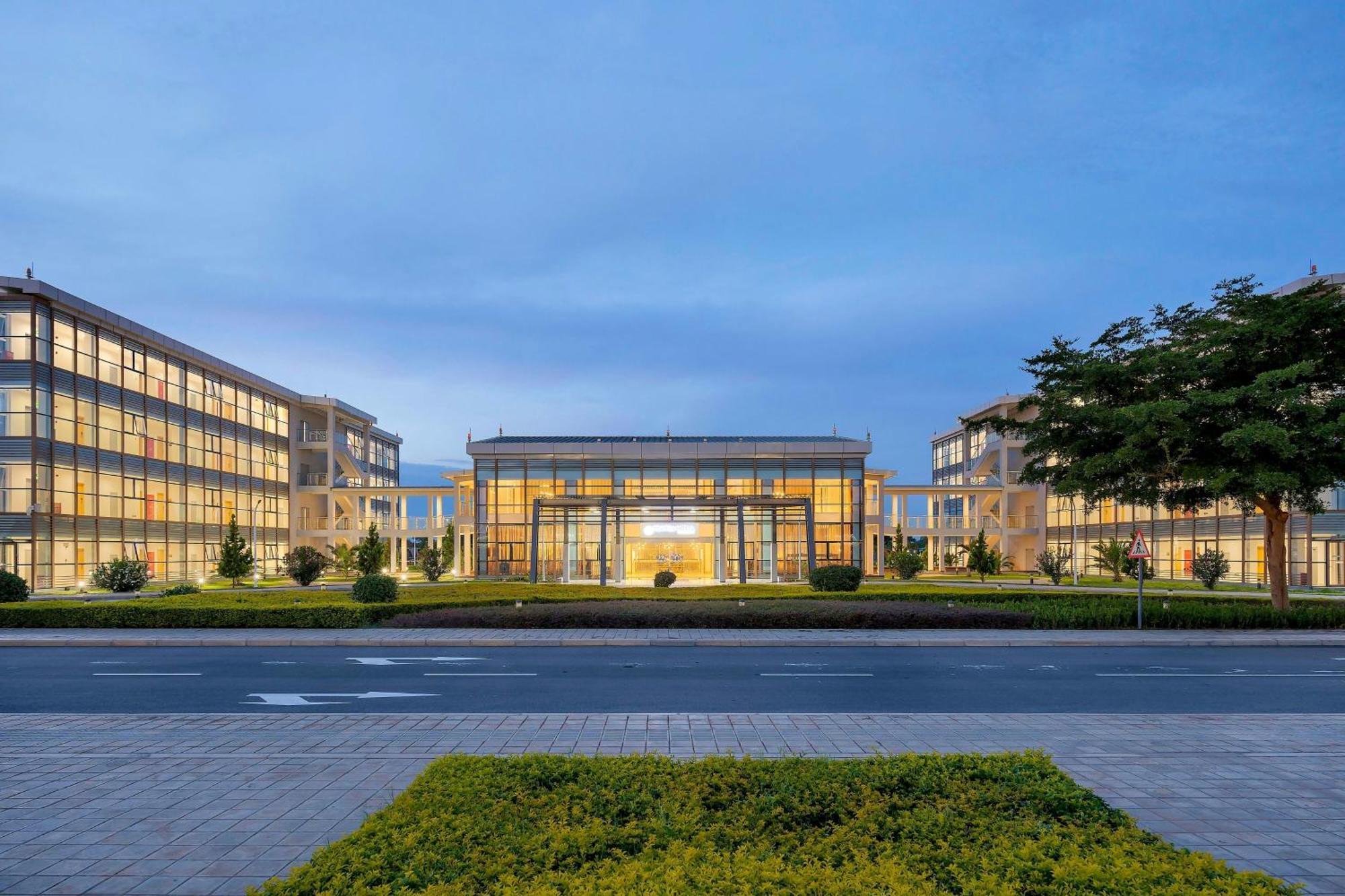 Protea Hotel By Marriott Lusaka International Airport Екстер'єр фото